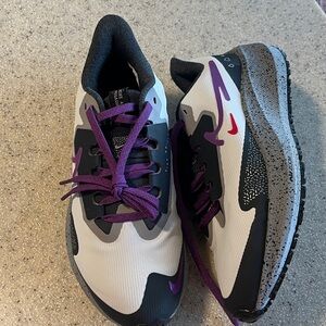 Nike shoes, nwot